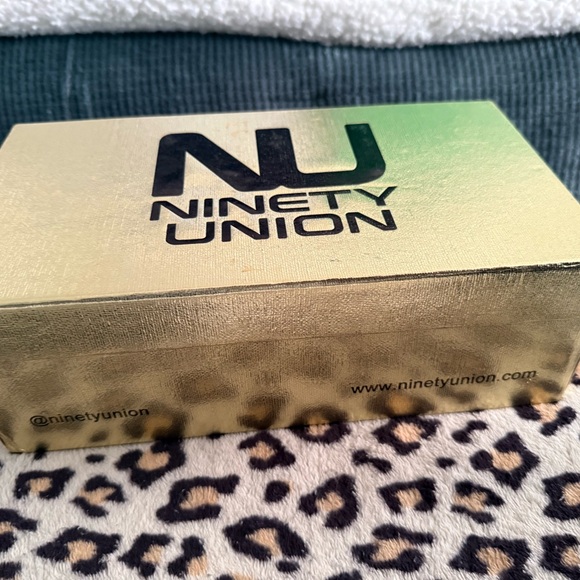 Ninety Union Gold Women's Square Stack Heels Shoes NEW Size 8 Church Formal - Picture 11 of 15